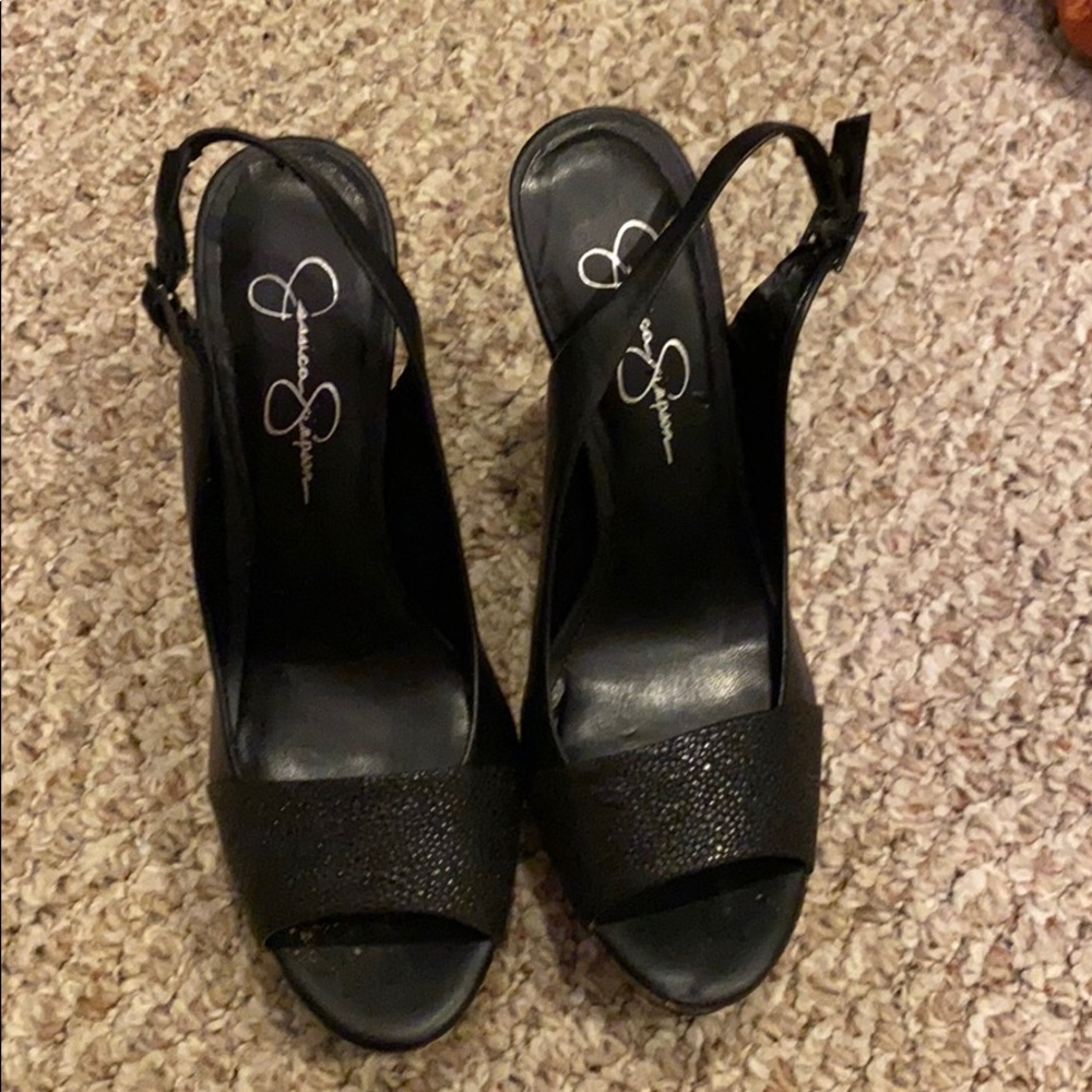 Open toe pumps